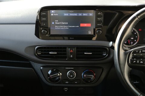 1.0 SE Connect Hatchback 5dr Petrol Manual Euro 6 (s/s) (67 ps)