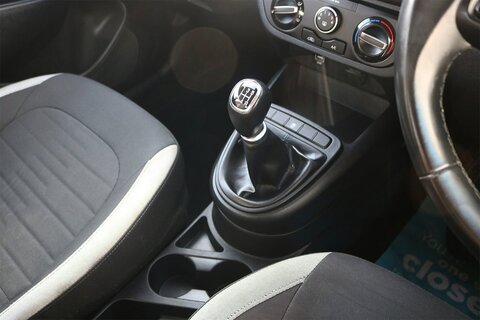 1.0 SE Connect Hatchback 5dr Petrol Manual Euro 6 (s/s) (67 ps)