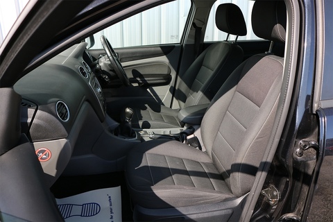 1.6 Zetec Hatchback 5dr Petrol Manual (161 g/km, 99 bhp)