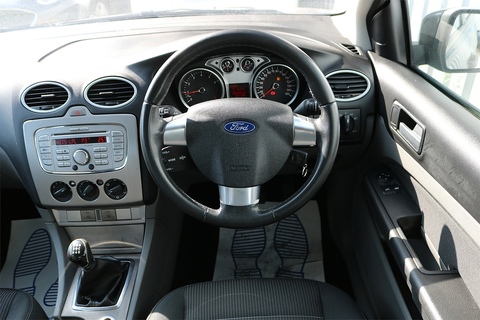 1.6 Zetec Hatchback 5dr Petrol Manual (161 g/km, 99 bhp)