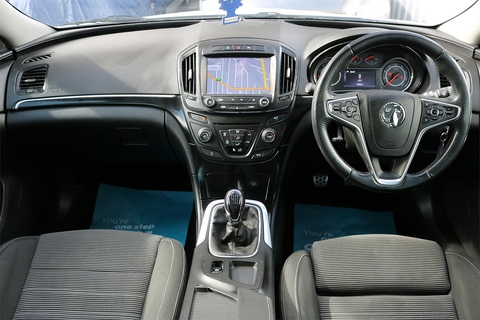 SRi Nav Hatchback 2.0 Manual Diesel