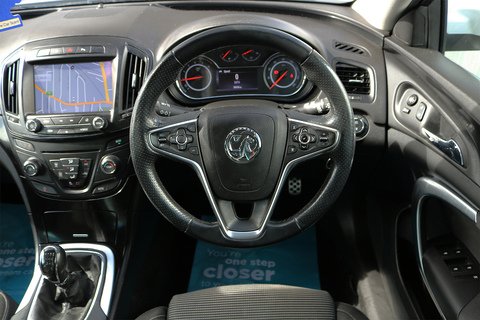 SRi Nav Hatchback 2.0 Manual Diesel