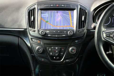 SRi Nav Hatchback 2.0 Manual Diesel