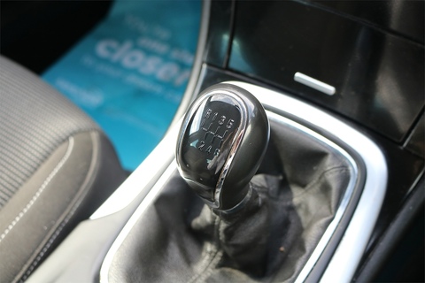 SRi Nav Hatchback 2.0 Manual Diesel