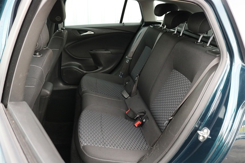 CDTi ecoTEC BlueInjection Tech Line Nav Estate 1.6 Manual Diesel