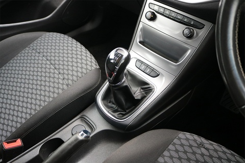 CDTi ecoTEC BlueInjection Tech Line Nav Estate 1.6 Manual Diesel