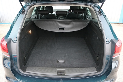 CDTi ecoTEC BlueInjection Tech Line Nav Estate 1.6 Manual Diesel