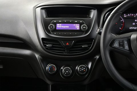 1.0i SE Hatchback 5dr Petrol Manual Euro 6 (75 ps)