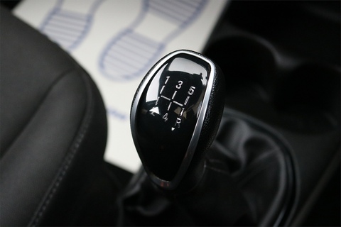 1.0i SE Hatchback 5dr Petrol Manual Euro 6 (75 ps)