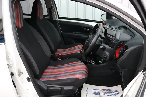 1.0 Collection Hatchback 5dr Petrol Manual Euro 6 (s/s) (72 ps)