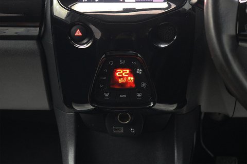 1.0 Collection Hatchback 5dr Petrol Manual Euro 6 (s/s) (72 ps)