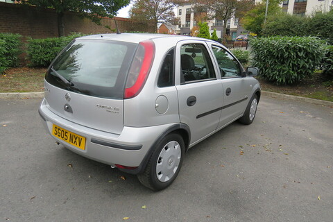 1.2i 16v Life Hatchback 5dr Petrol Manual (139 g/km, 79 bhp)