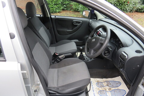 1.2i 16v Life Hatchback 5dr Petrol Manual (139 g/km, 79 bhp)