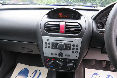 1.2i 16v Life Hatchback 5dr Petrol Manual (139 g/km, 79 bhp)