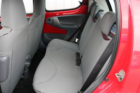 1.0i VTR+ Hatchback 5dr Petrol Manual Euro 5 (68 ps)