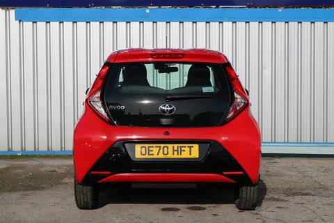 1.0 VVT-i x-play Hatchback 5dr Petrol x-shift Euro 6 (Safety Sense) (71 ps)