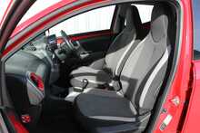 Toyota AYGO VVT-i x-play