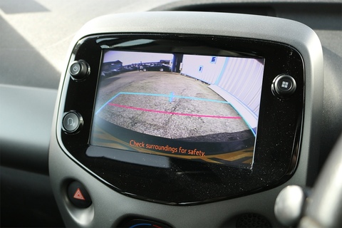 1.0 VVT-i x-play Hatchback 5dr Petrol x-shift Euro 6 (Safety Sense) (71 ps)