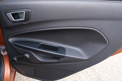 1.0T EcoBoost Titanium Hatchback 5dr Petrol Manual Euro 5 (s/s) (100 ps)