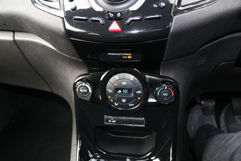 1.0T EcoBoost Titanium Hatchback 5dr Petrol Manual Euro 5 (s/s) (100 ps)