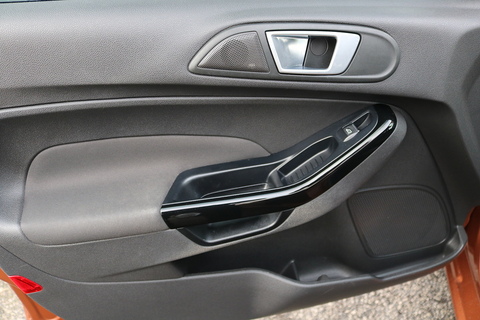 1.0T EcoBoost Titanium Hatchback 5dr Petrol Manual Euro 5 (s/s) (100 ps)