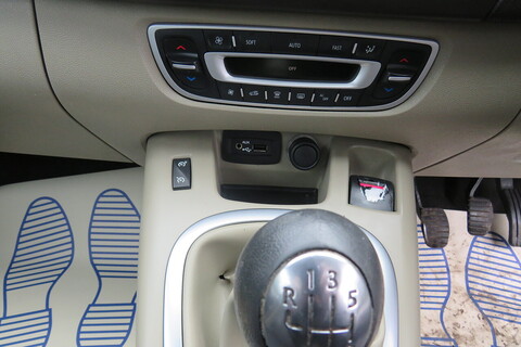 Privilege Tomtom Dci Mpv 1.5 Manual Diesel