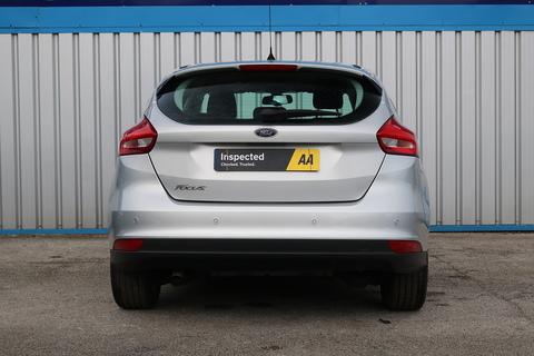1.5 TDCi Zetec Hatchback 5dr Diesel Manual Euro 6 (s/s) (120 ps)
