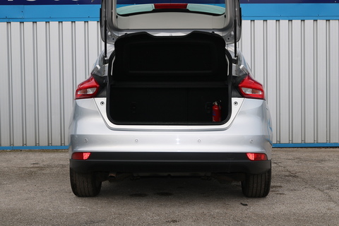 1.5 TDCi Zetec Hatchback 5dr Diesel Manual Euro 6 (s/s) (120 ps)