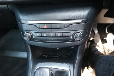 1.6 BlueHDi Access Hatchback 5dr Diesel Manual Euro 6 (s/s) (120 ps)