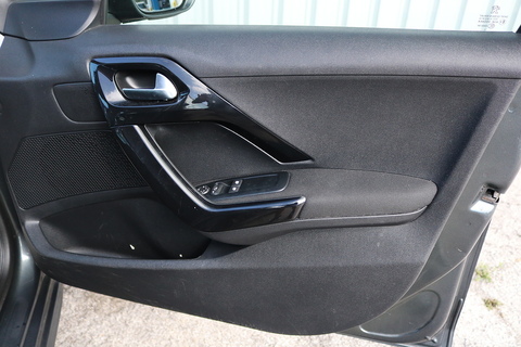 1.6 BlueHDi Access (a/c) Hatchback 5dr Diesel Manual Euro 6 (75 ps)