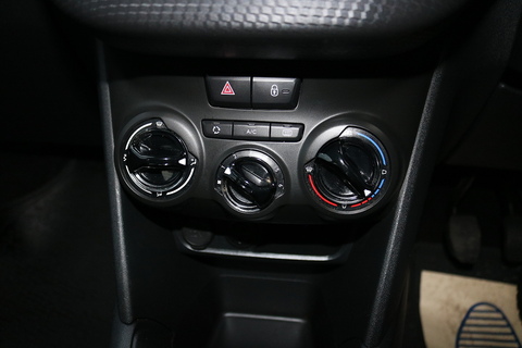 1.6 BlueHDi Access (a/c) Hatchback 5dr Diesel Manual Euro 6 (75 ps)