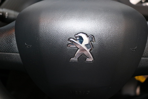 1.6 BlueHDi Access (a/c) Hatchback 5dr Diesel Manual Euro 6 (75 ps)