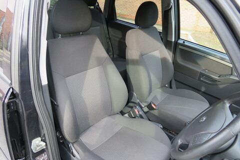 1.3 CDTi Active MPV 5dr Diesel Manual (135 g/km, 74 bhp)