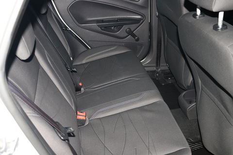 1.5 TDCi Style Hatchback 5dr Diesel Manual Euro 5 (75 ps)