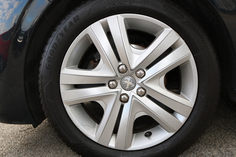 1.5 BlueHDi Active Hatchback 5dr Diesel Manual Euro 6 (s/s) (100 ps)