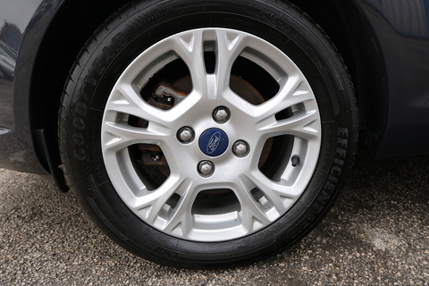 1.5 TDCi Style Hatchback 5dr Diesel Manual Euro 5 (75 ps)