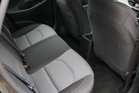 1.6 CRDi Blue Drive SE Hatchback 5dr Diesel Manual Euro 6 (s/s) (110 ps)