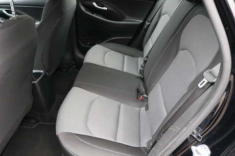 1.6 CRDi Blue Drive SE Hatchback 5dr Diesel Manual Euro 6 (s/s) (110 ps)