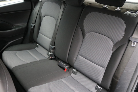 1.6 CRDi Blue Drive SE Hatchback 5dr Diesel Manual Euro 6 (s/s) (110 ps)