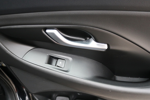 1.6 CRDi Blue Drive SE Hatchback 5dr Diesel Manual Euro 6 (s/s) (110 ps)