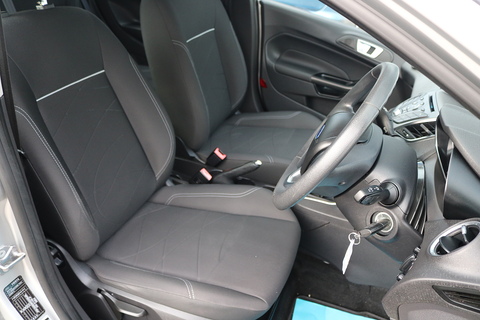 1.5 TDCi Style Hatchback 5dr Diesel Manual Euro 5 (75 ps)