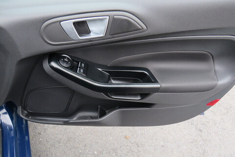 1.5 TDCi Style Hatchback 5dr Diesel Manual Euro 5 (75 ps)