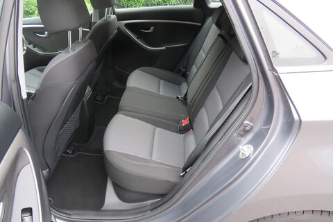 1.6 CRDi Blue Drive SE Hatchback 5dr Diesel Manual Euro 6 (s/s) (110 ps)