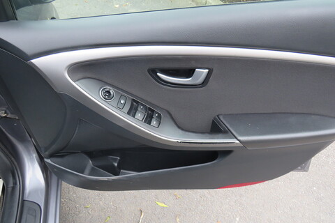 1.6 CRDi Blue Drive SE Hatchback 5dr Diesel Manual Euro 6 (s/s) (110 ps)