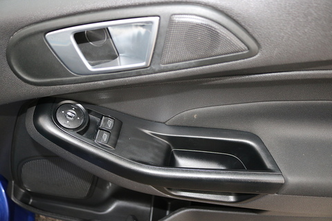 1.5 TDCi Style Hatchback 5dr Diesel Manual Euro 5 (75 ps)