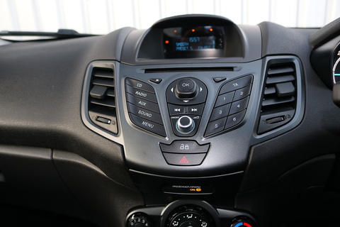 1.5 TDCi Style Hatchback 5dr Diesel Manual Euro 5 (75 ps)