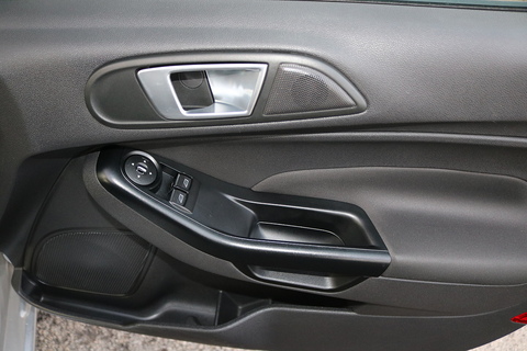 1.5 TDCi Style Hatchback 5dr Diesel Manual Euro 5 (75 ps)