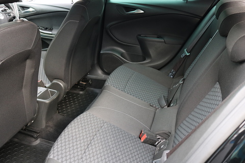 1.6 CDTi BlueInjection Design Hatchback 5dr Diesel Manual Euro 6 (s/s) (136 ps)