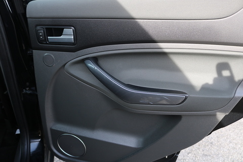 Titanium 2.5 4dr Hatchback Manual Petrol