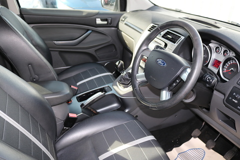 Titanium 2.5 4dr Hatchback Manual Petrol